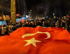 Akçakoca’da 29 Ekim Coşkusu Fener Alayı ile Zirveye Çıktı