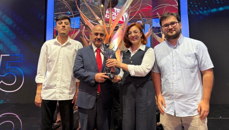 Düzce Üniversitesi Öğrencisi Sena Yılmaz, TRT Geleceğin İletişimcileri Yarışması’nda Türkiye İkincisi Oldu