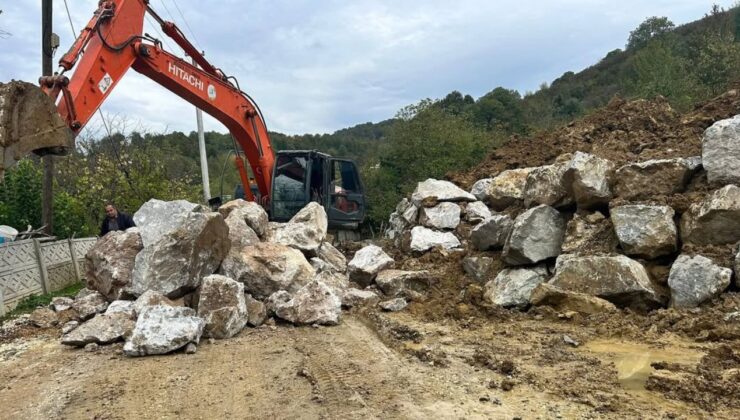 Düzce İl Özel İdaresi Heyelanlara Anında Müdahale Etti