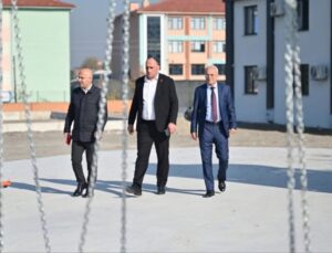 Beyköy’de Gençlik Merkezi ve Futbol Sahasında İncelemeler Gerçekleştirildi