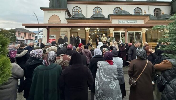 Gölyaka’dan 15 Umreci Kutsal Topraklara Uğurlandı