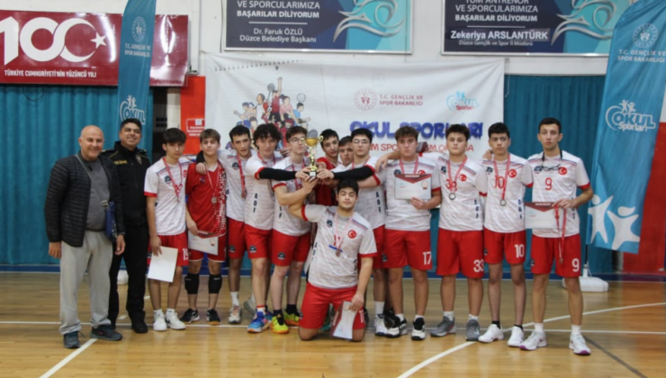 Okul Sporları Genç Erkekler Voleybol Müsabakaları Sona Erdi
