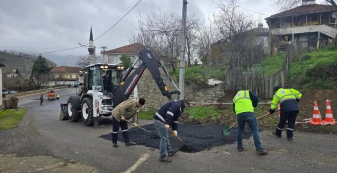 Kaynaşlı’da Asfalt Yollar Onarılıyor