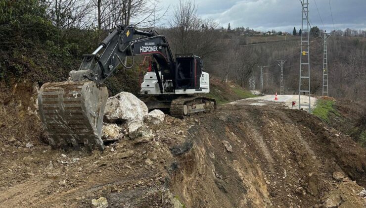 Kaynaşlı Yeniyurt Köyü’nde Heyelan Sonrası Çalışmalar Sürüyor