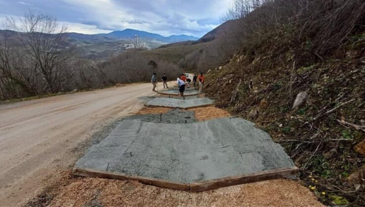 Yığılca’da Sarıkaya Köyü Yoluna Beton V Kanal Çalışması