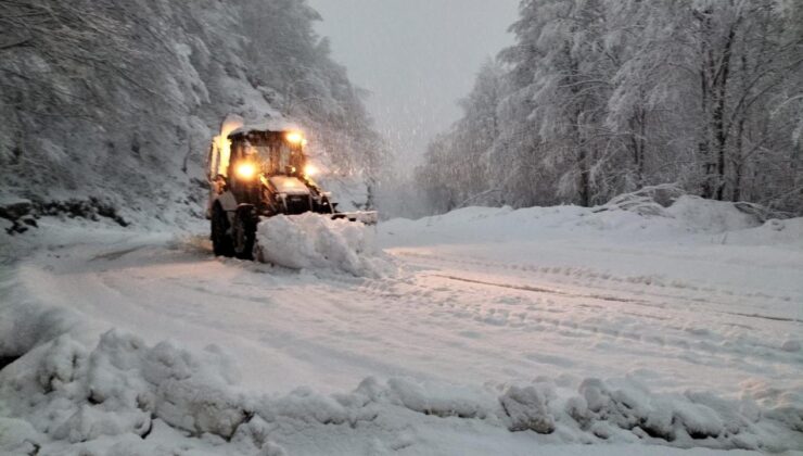Yığılca’da Kar Alarmı: Ulaşım İçin Yoğun Mesai