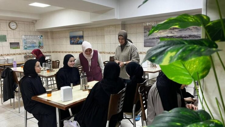 Düzce İl Millî Eğitim Müdürü Gülşen Özer Öğrencilerle Sahurda Buluştu