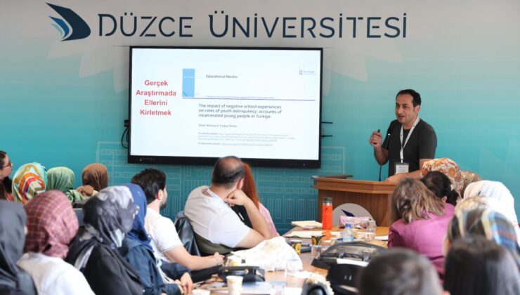 Düzce Üniversitesi’nde Nitel Araştırma Çalıştayı Düzenlendi