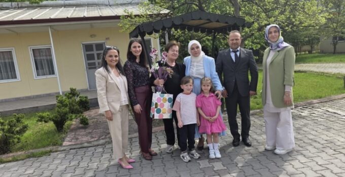 Anneler Günü’nde Şükran Teyze’ye Duygu Dolu Ziyaret