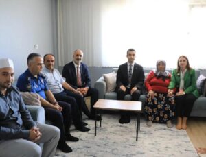 Vali Arslan’dan Şehit Hayri Güdük’ün Ailesine Ziyaret